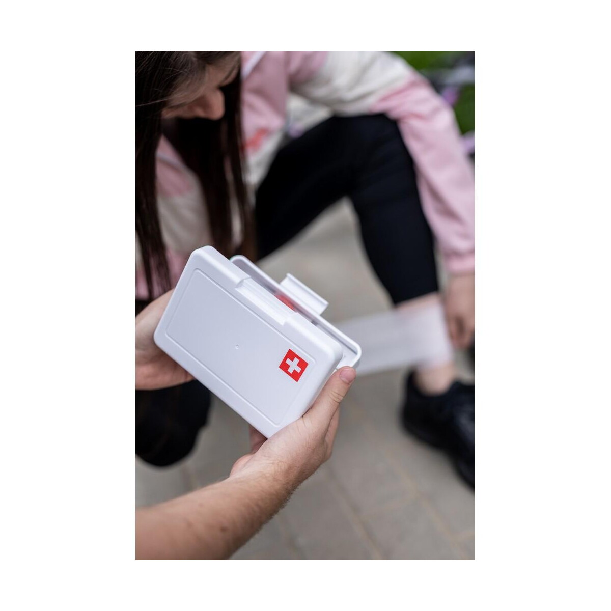 Apteczki z logo – apteczka w plastikowym opakowaniu, 64 el. | ramona V7249_C Apteczka w plastikowym opakowaniu, 64 el. | Ramona V7249_C