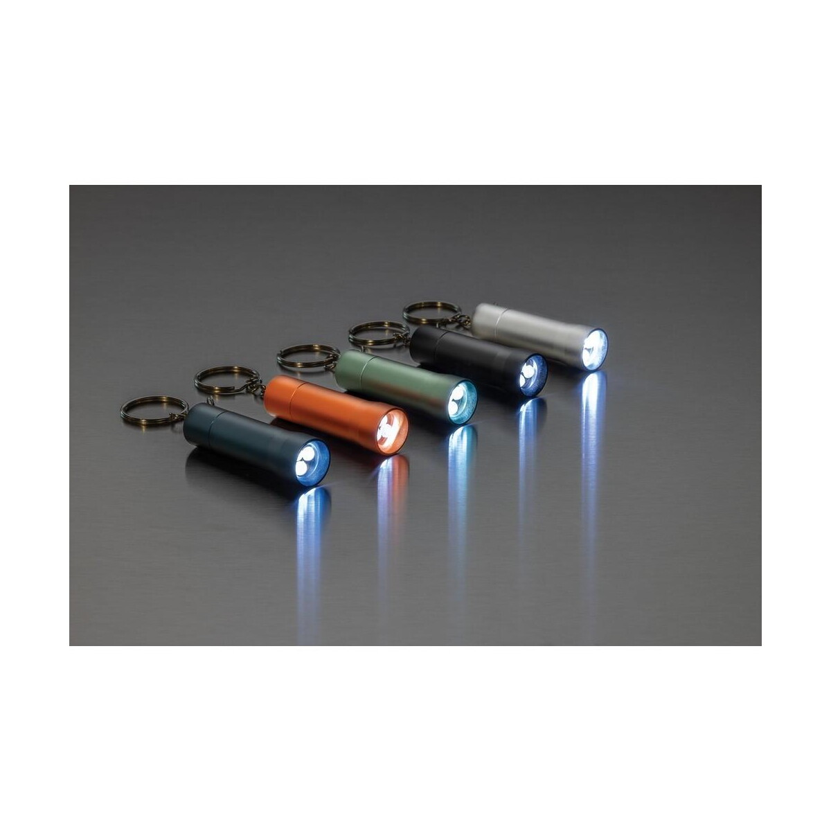 Breloki latarki z logo – brelok do kluczy z aluminium z recyklingu, latarka flash P514.0401__M_400 Brelok do kluczy z aluminium z recyklingu, latarka Flash P514.0401__M_400
