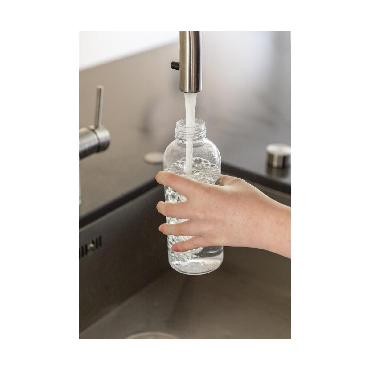 Butelki z logo – butelka sportowa 620 ml P433.440__M_400 Butelka sportowa 620 ml P433.440__M_400