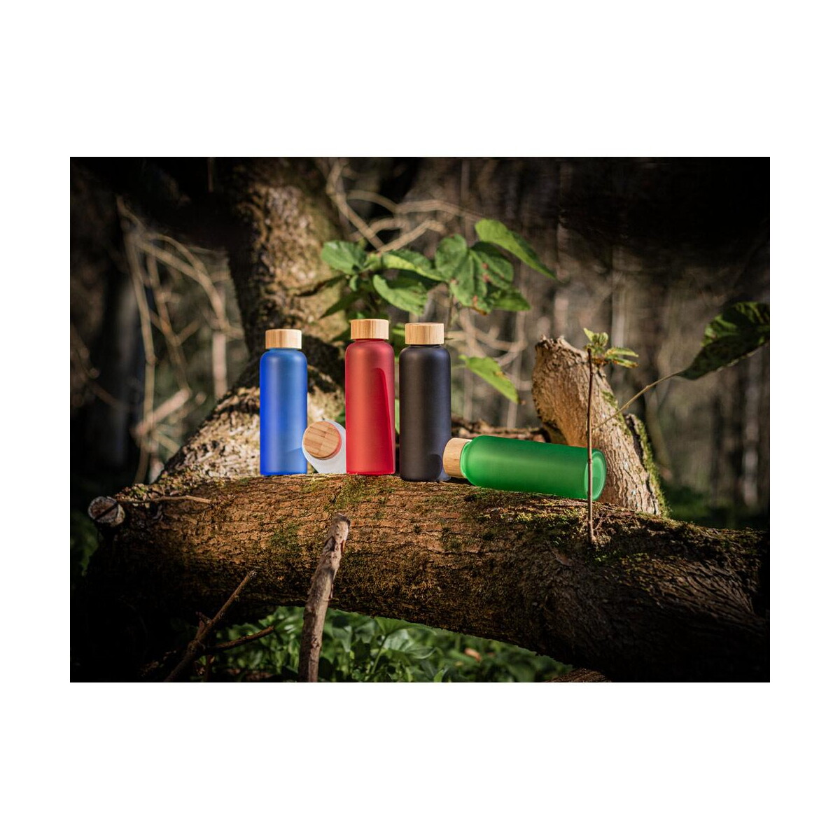 Butelki z logo – lillard. butelka ze szkła borokrzemianowego o pojemności 500 ml 94770_amb LILLARD. Butelka ze szkła borokrzemianowego o pojemności 500 ml 94770_amb