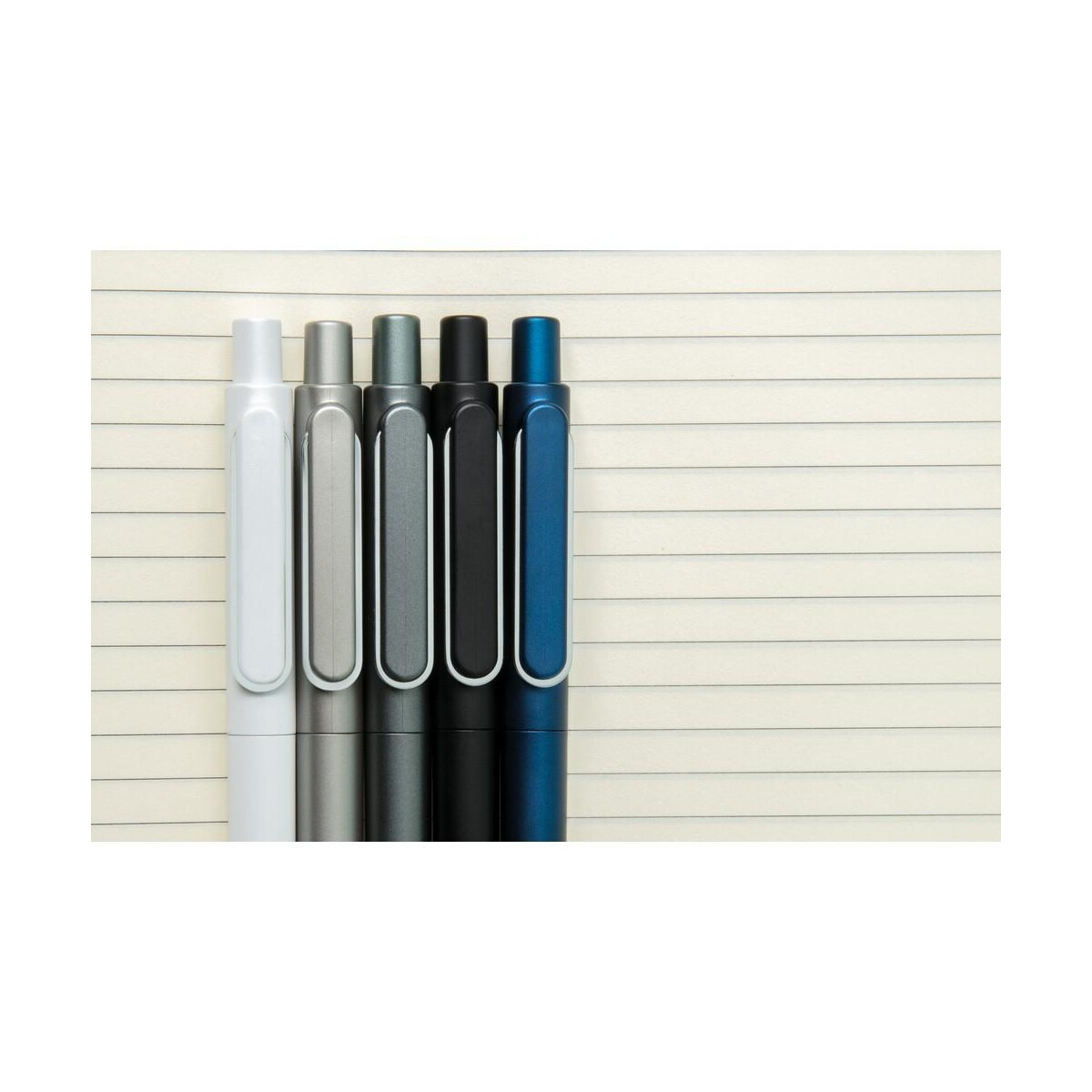 Długopisy plastikowe z logo – długopis x6 P610.863__M_400 Długopis X6 P610.863__M_400
