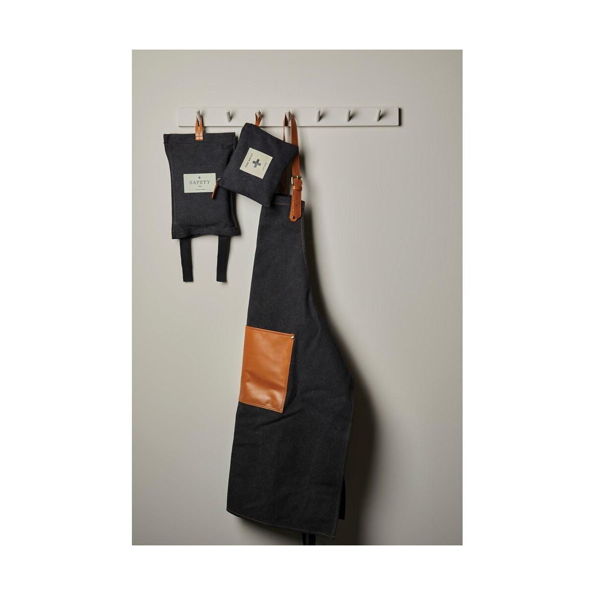 Fartuchy z logo – fartuch vinga asado VG017-03_2155__M_405 Fartuch VINGA Asado VG017-03_2155__M_405