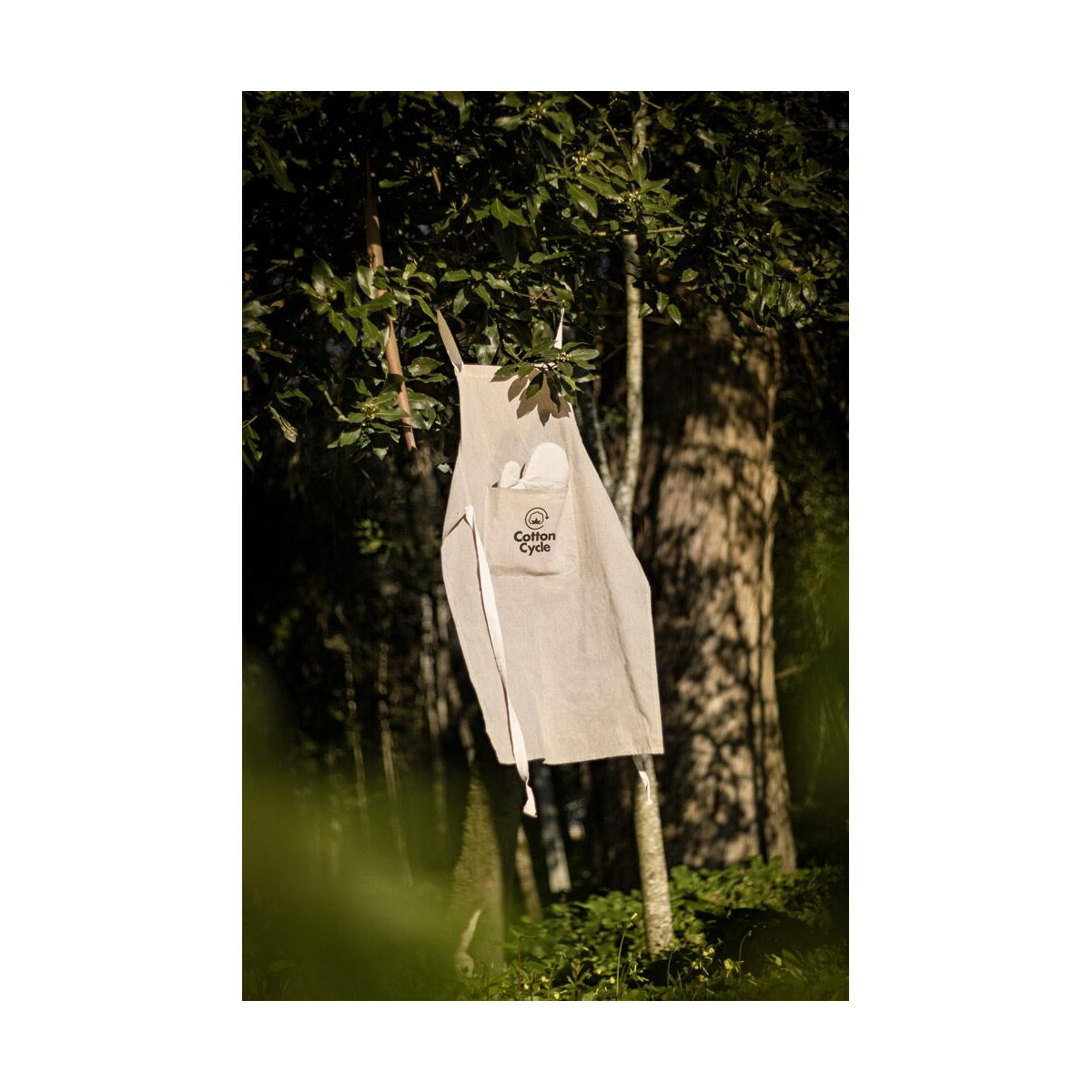 Fartuchy z logo – zimbro. fartuch zawierający bawełnę pochodzącą z recyklingu (140 g/m²) 99812_amb-b ZIMBRO. Fartuch zawierający bawełnę pochodzącą z recyklingu (140 g/m²) 99812_amb-b