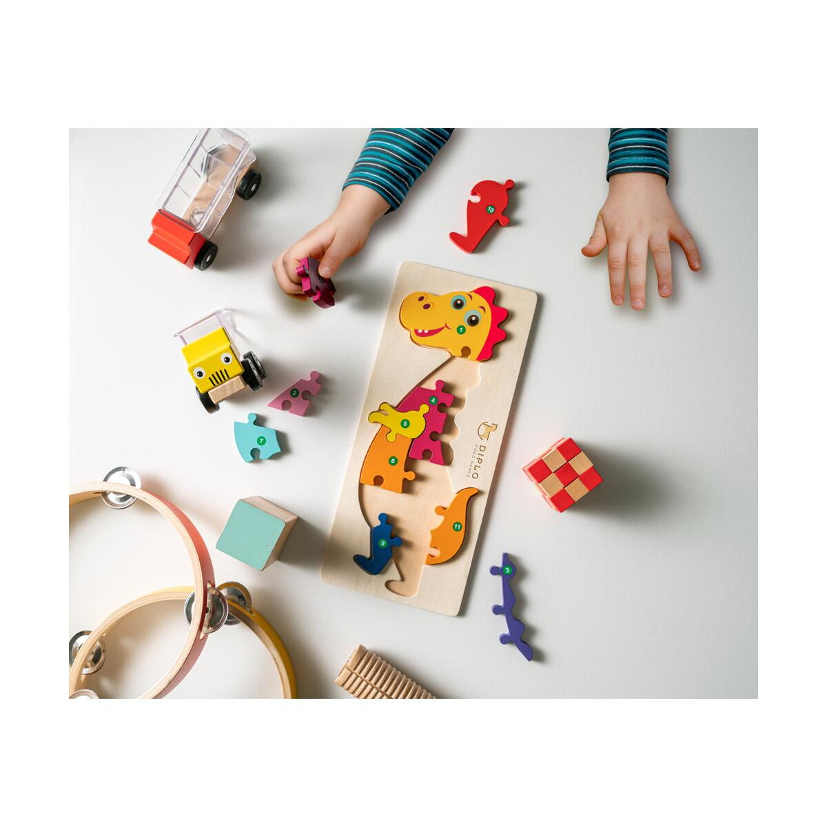 Gry z logo – diplodoco. puzzle w kształcie dinozaura ze sklejki sosnowej 98003_amb DIPLODOCO. Puzzle w kształcie dinozaura ze sklejki sosnowej 98003_amb