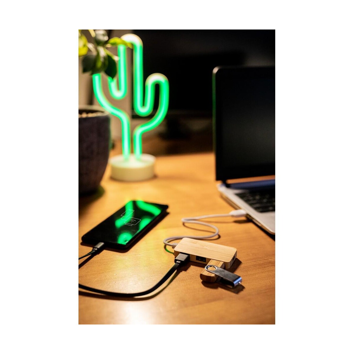 Huby usb z logo – bambusowy hub usb i usb-c b’right | kenzie V7283_A Bambusowy hub USB i USB-C B'RIGHT | Kenzie V7283_A