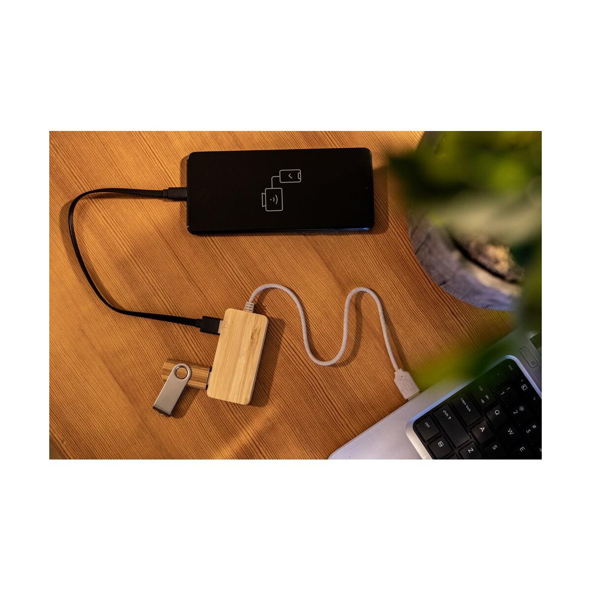 Huby usb z logo – bambusowy hub usb i usb-c b’right | kenzie V7283_B Bambusowy hub USB i USB-C B'RIGHT | Kenzie V7283_B