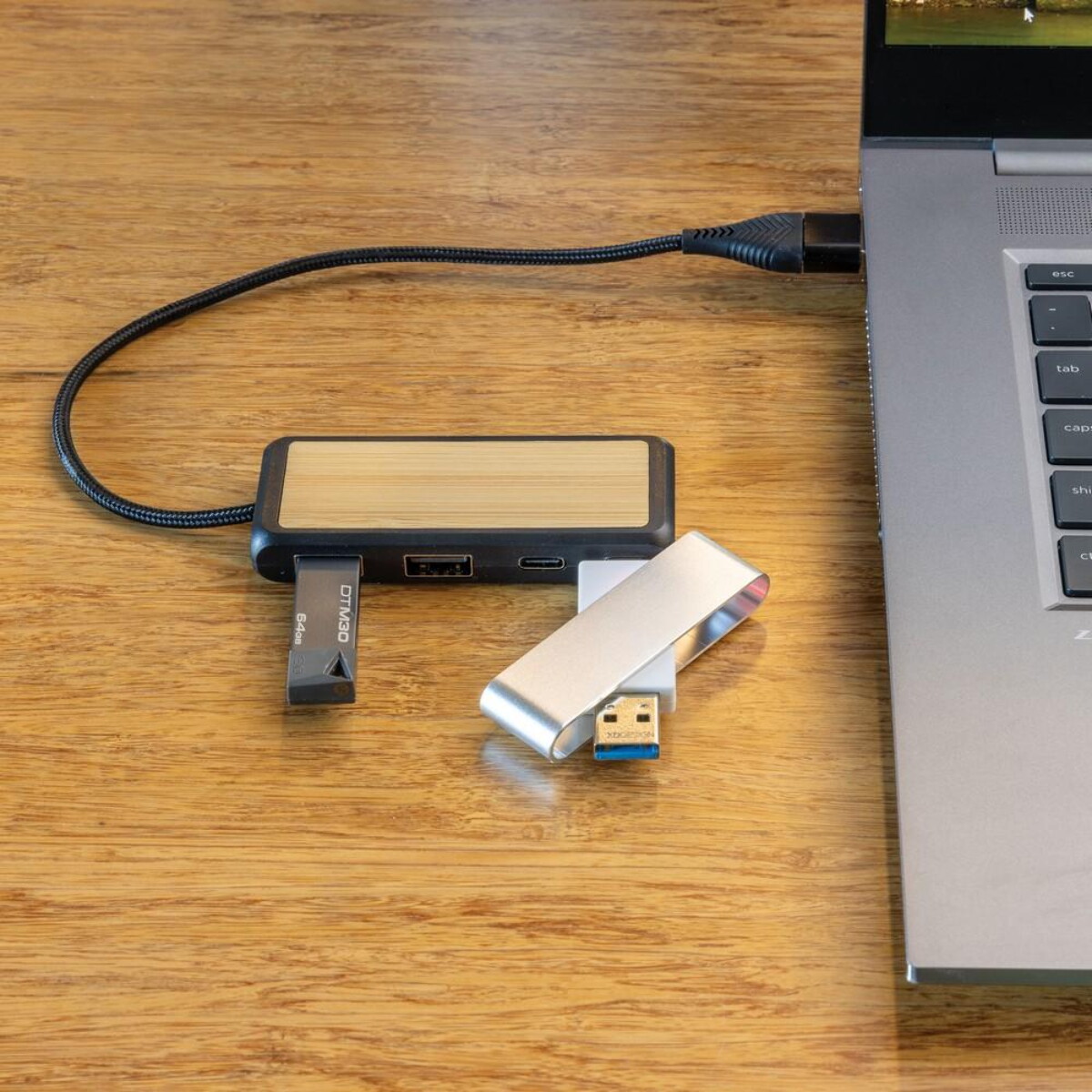 Huby usb z logo – hub usb, plastik z recyklingu P308.5601__M_400 Hub USB, plastik z recyklingu P308.5601__M_400