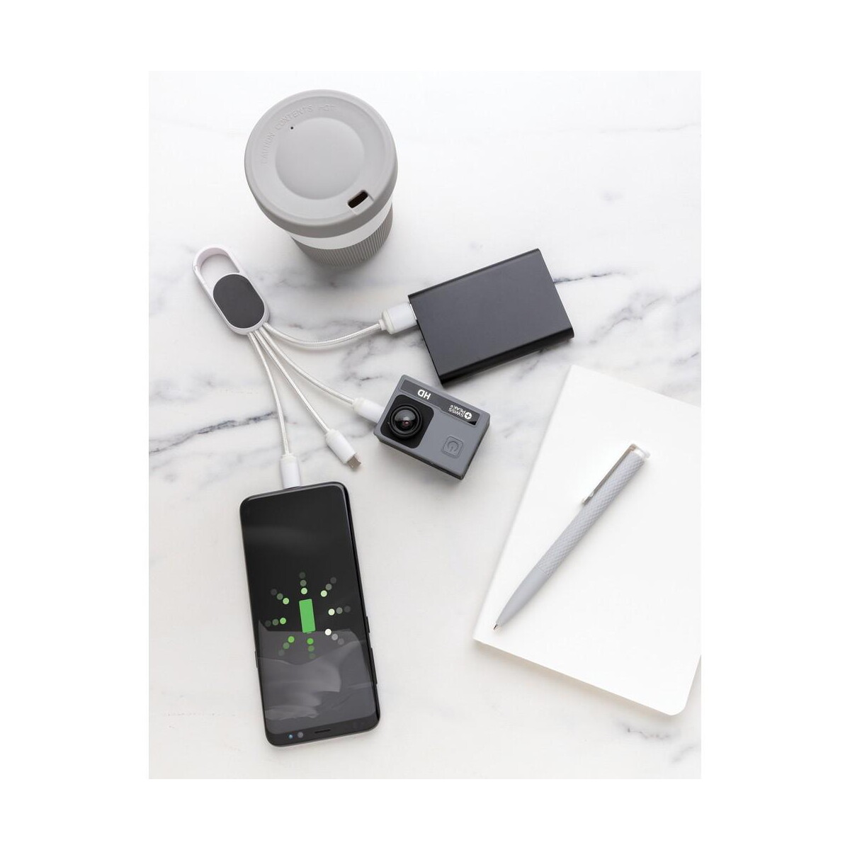 Kable usb z logo – kabel do ładowania 4 w 1 z karabińczykiem P302.073__M_400 Kabel do ładowania 4 w 1 z karabińczykiem P302.073__M_400