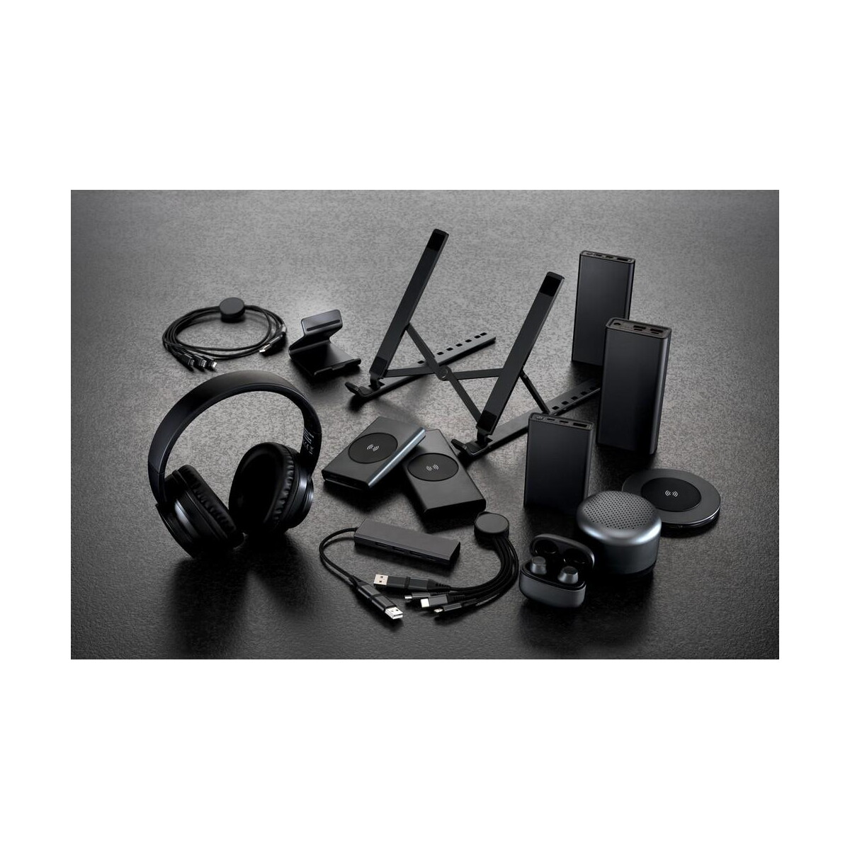 Kable usb z logo – kabel do ładowania 6 w 1 terra P302.672__M_401 Kabel do ładowania 6 w 1 Terra P302.672__M_401