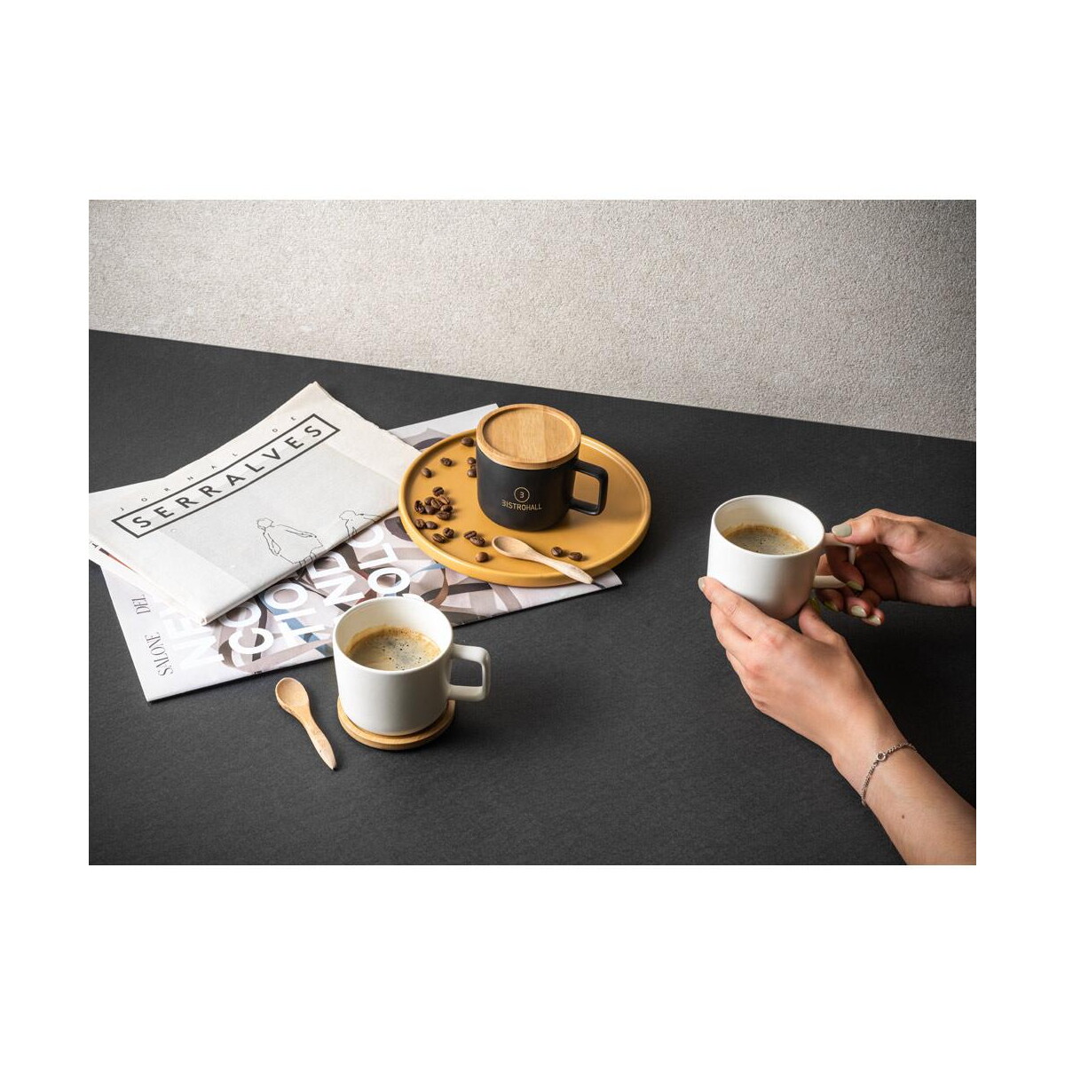 Kubki z logo – fangio. kubek ceramiczny z bambusową podstawą i pokrywką 230 ml 94251_amb FANGIO. Kubek ceramiczny z bambusową podstawą i pokrywką 230 mL 94251_amb