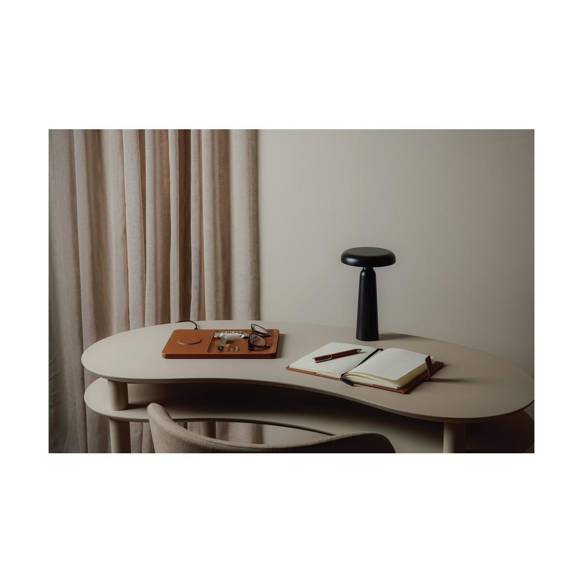 Lampki na biurko z logo – lampka na biurko vinga avery VG650-03_V5130401__M_403 Lampka na biurko VINGA Avery VG650-03_V5130401__M_403