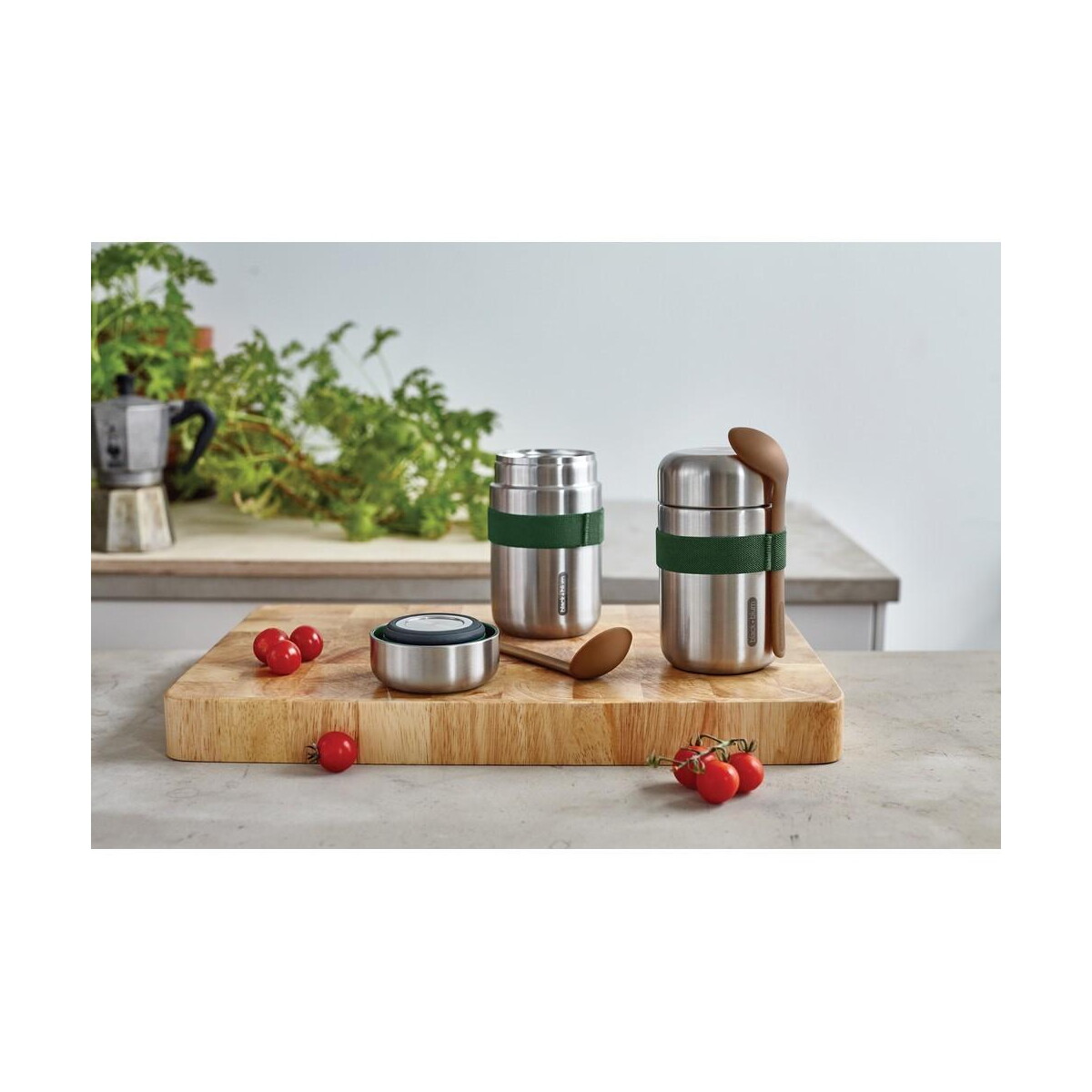 Lunchboxy z logo – próżniowy pojemnik na żywność 400 ml z łyżką black+blum P439.0527__M_405 Próżniowy pojemnik na żywność 400 ml z łyżką Black+Blum P439.0527__M_405
