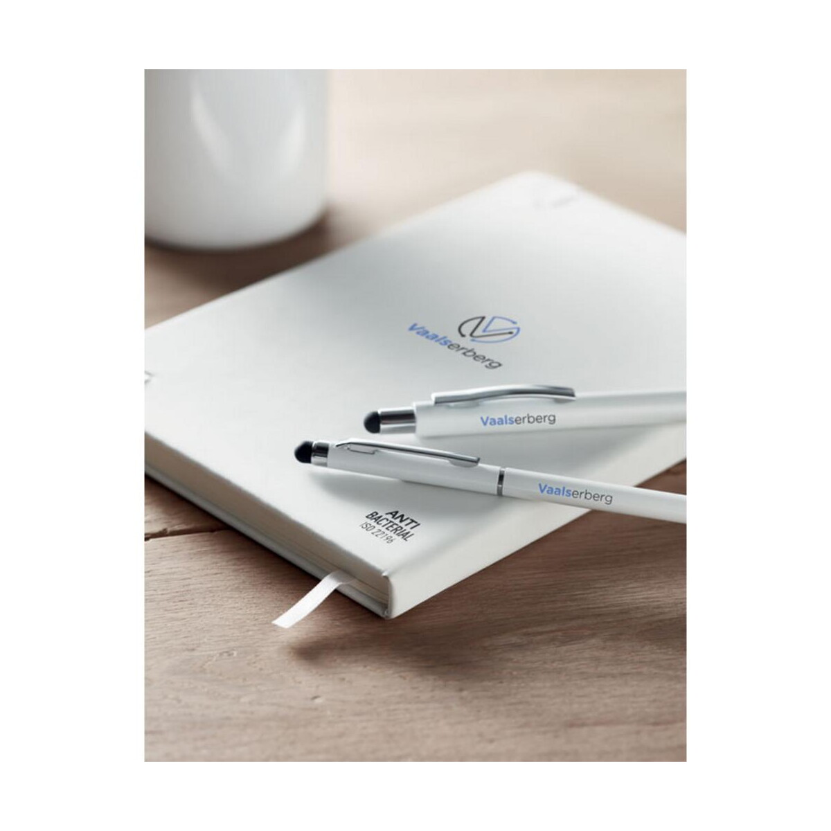 Notatniki z logo – antybakt. notes a5 w linie arco clean mo6141-06-print Antybakt. notes A5 w linie ARCO CLEAN mo6141-06-print