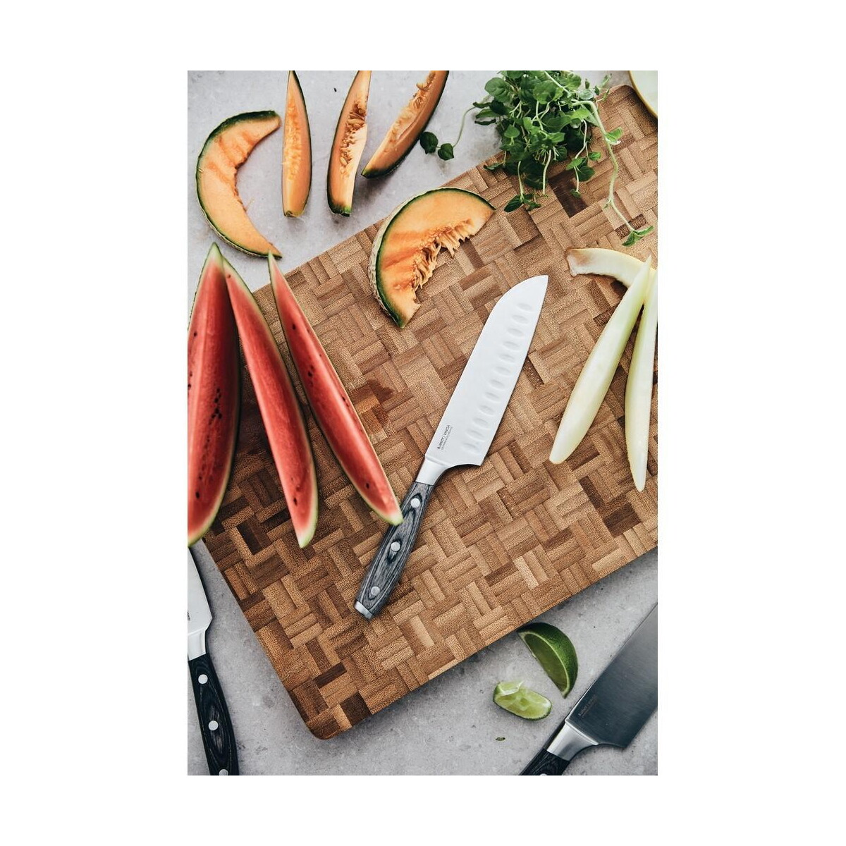 Noże z logo – nóż santoku vinga kaiser VG008-32_1653__M_400 Nóż santoku VINGA Kaiser VG008-32_1653__M_400