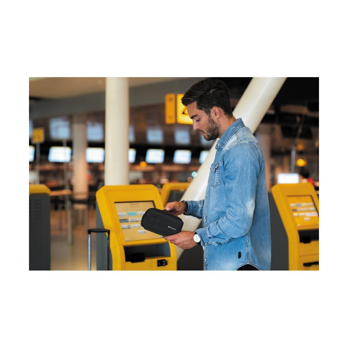 Portfele z logo – etui na paszport P705.821__M_401 Etui na paszport P705.821__M_401