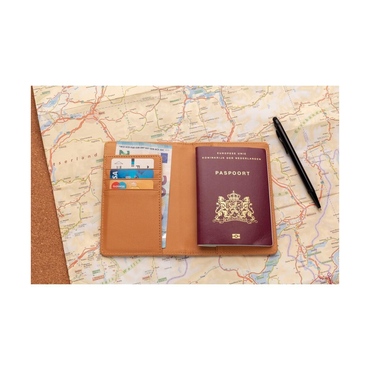 Portfele z logo – korkowe etui na karty kredytowe i paszport, ochrona rfid P820.459__M_400 Korkowe etui na karty kredytowe i paszport, ochrona RFID P820.459__M_400
