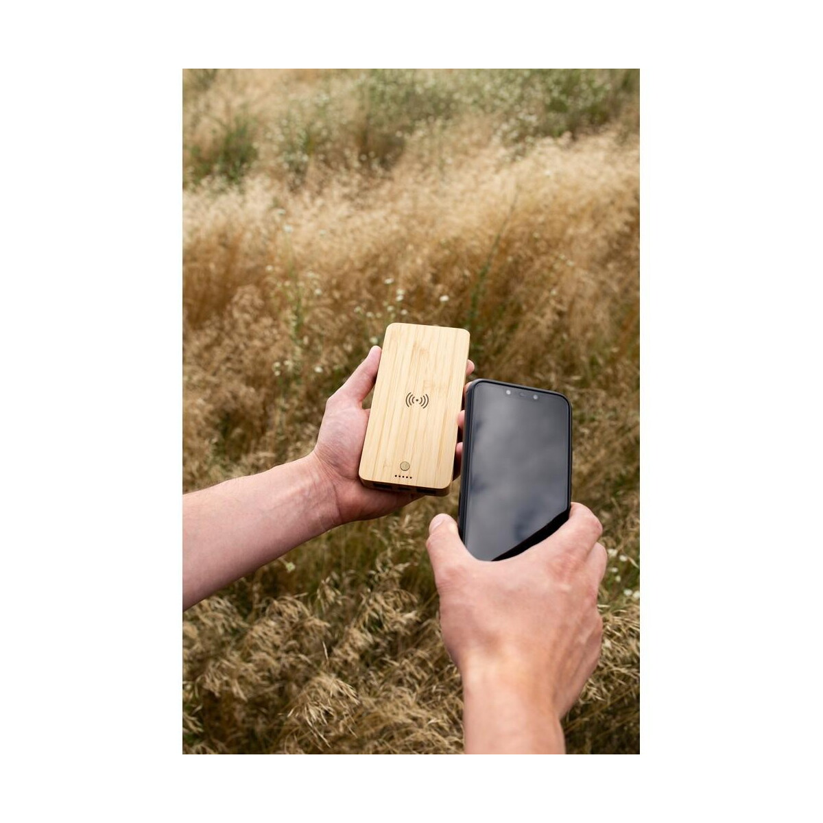 Powerbanki z logo – bambusowy bezprzewodowy power bank 8000 mah b’right, ładowarka bezprzewodowa 15w | benson V0053_B Bambusowy bezprzewodowy power bank 8000 mAh B'RIGHT, ładowarka bezprzewodowa 15W | Benson V0053_B