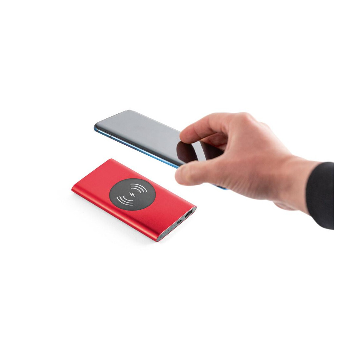 Powerbanki z logo – cassini. power bank 4.000 mah z bezprzewodową ładowarką 5w z aluminium pochodzącego z recyklingu (100% ral) 97078_105-c CASSINI. Power bank 4.000 mAh z bezprzewodową ładowarką 5W z aluminium pochodzącego z recyklingu (100% rAL) 97078_105-c