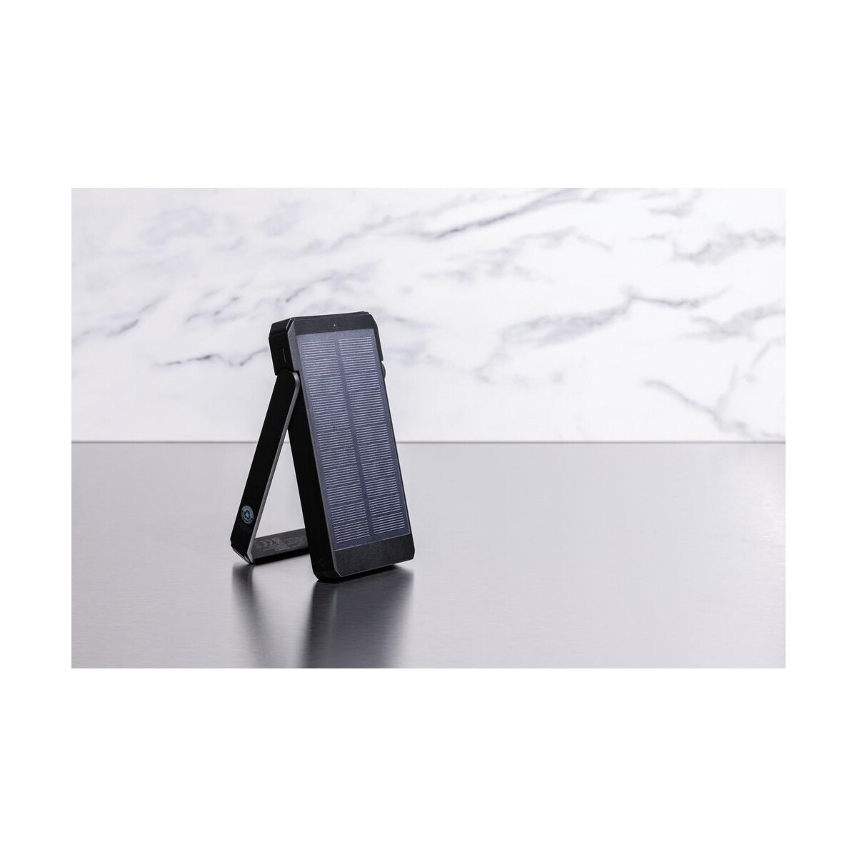 Powerbanki z logo – power bank 10000 mah skywave, ładowarka słoneczna P322.341__M_400 Power bank 10000 mAh Skywave, ładowarka słoneczna P322.341__M_400