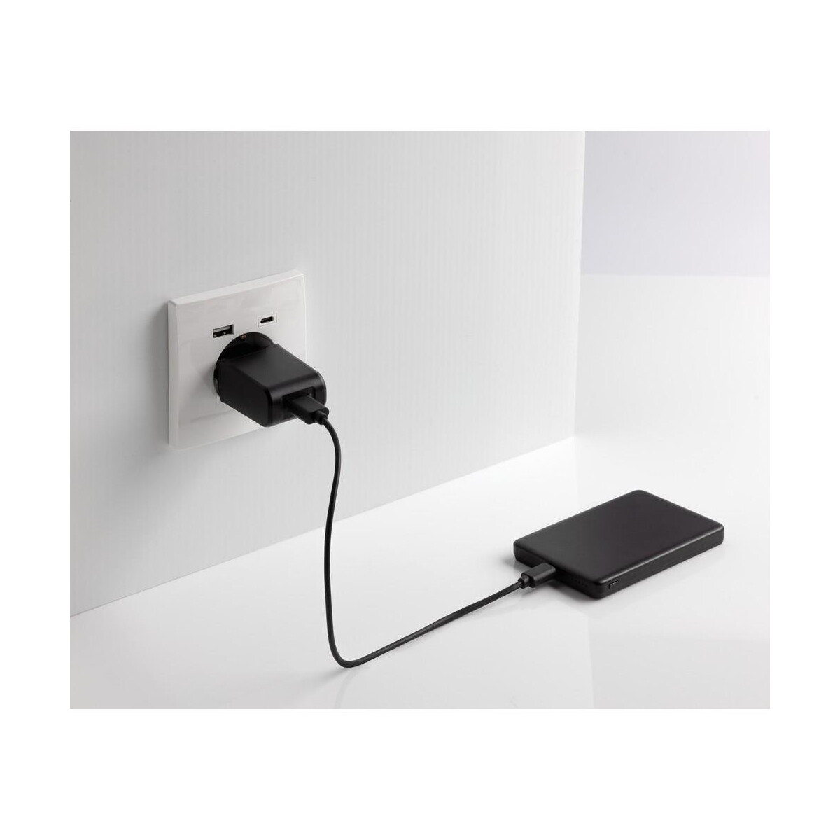 Powerbanki z logo – power bank 5000 mah, ładowarka bezprzewodowa 5w orion P322.6001__M_401 Power bank 5000 mAh, ładowarka bezprzewodowa 5W Orion P322.6001__M_401