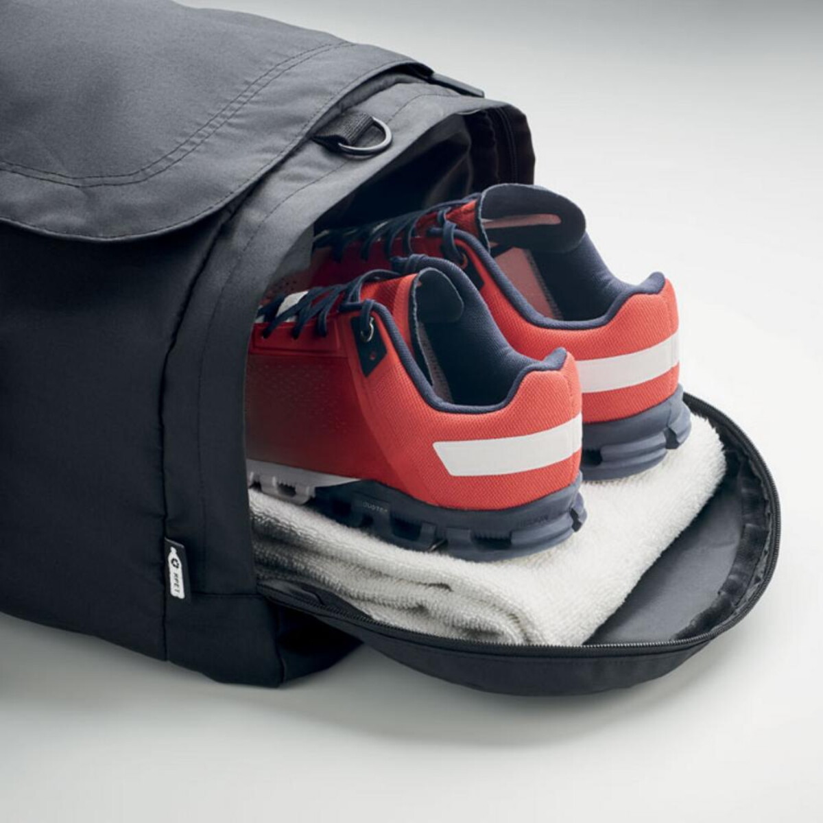 Torby sportowe z logo – duża torba sportowa 300d rpet valley duffle mo2053-03-detail Duża torba sportowa 300D RPET VALLEY DUFFLE mo2053-03-detail