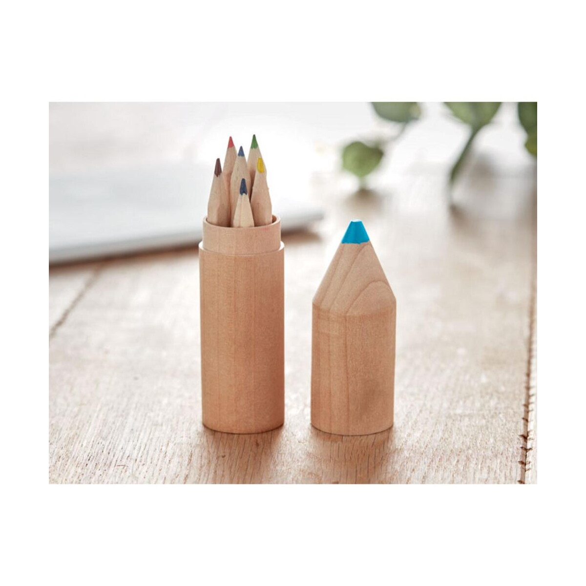 Zestawy kredek z logo – 6 kredek w drewnianym pudełku petit coloret mo9875-40-ambiant 6 kredek w drewnianym pudełku PETIT COLORET mo9875-40-ambiant